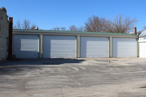 118 N Monroe St, Brookfield, MO 64628